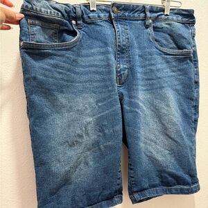 blue denim shorts Size 38"